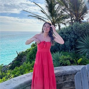 Meet your Posher, Elise